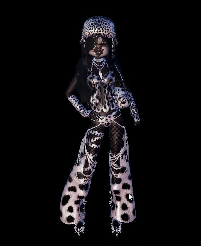 kittyiox's Roblox avatar, a close-up styling shot